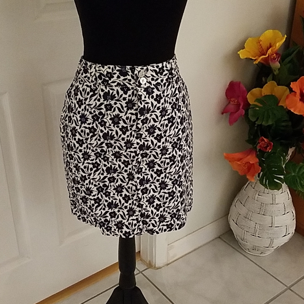 Chaps Mini Skirt Size 6 - Picture 1 of 7